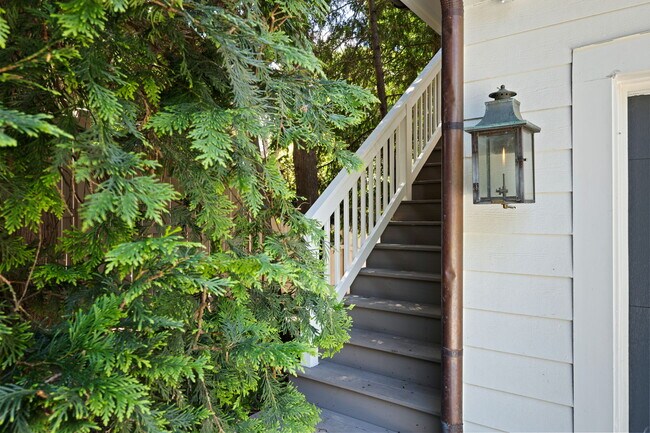 Building Photo - 1358 Briarcliff Rd NE