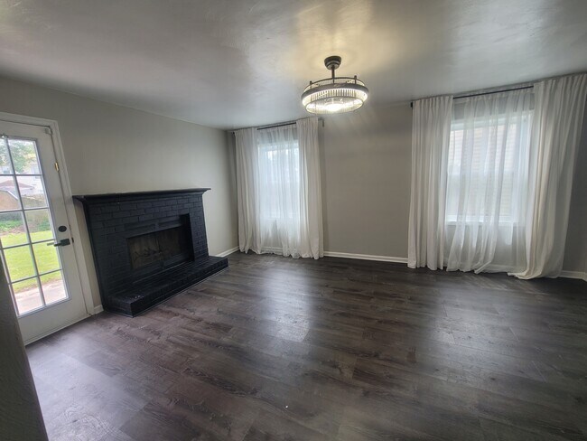 Building Photo - 1792 Moonstone Dr