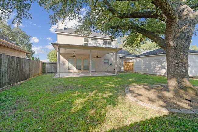 Building Photo - 15414 Willow River Dr
