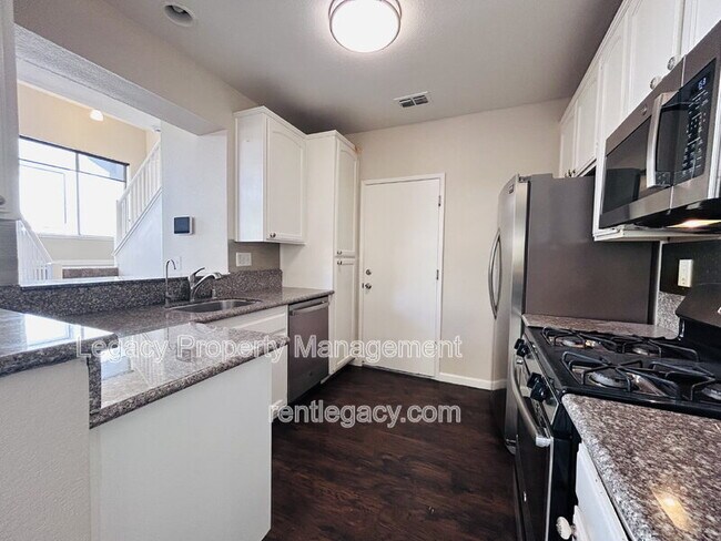 Building Photo - 232 Redstone Cir