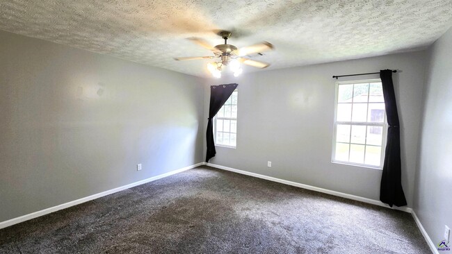 Building Photo - 102 Buckskin Dr