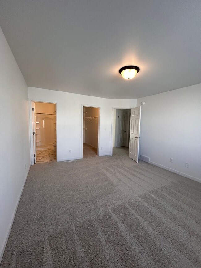 Building Photo - The Wilds Townhomes