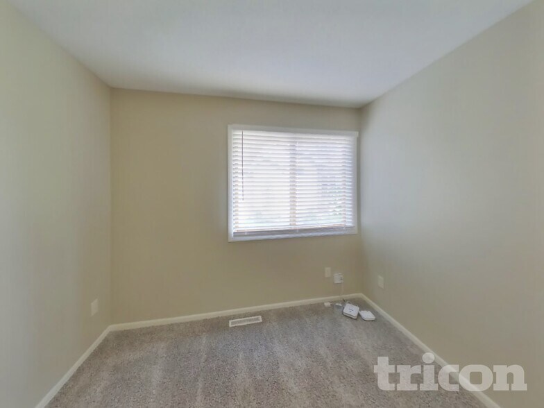 Building Photo - 1259 Irvine Dr