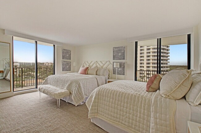 Building Photo - 400 S Beach Rd