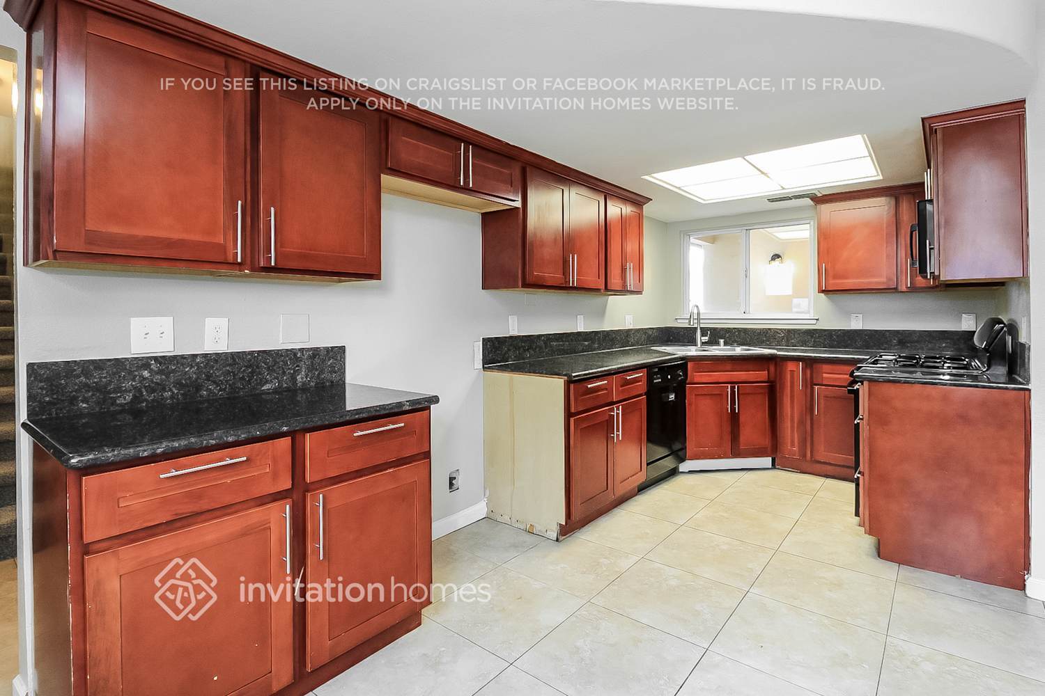 Building Photo - 10471 Reymouth Ave