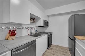 Building Photo - 1950 S Ocean Dr