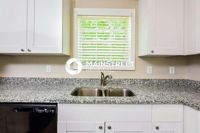 Building Photo - 4 Bedroom Pet-Friendly Home in Conley, GA with Main Street Renewal