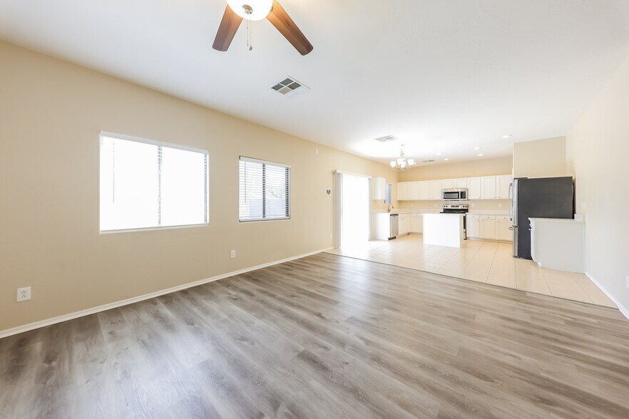 Building Photo - 16115 N 168th Ave