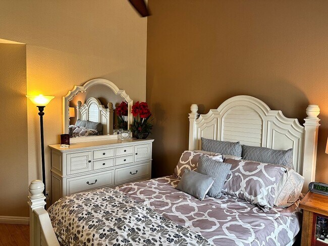 Building Photo - Outstanding Chula Vista Condo