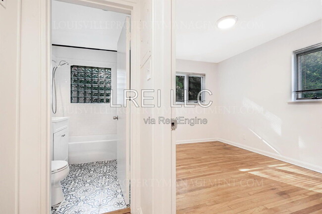 Building Photo - 4105 Stoneview Dr