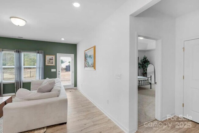 Building Photo - 106 Aspire Cir