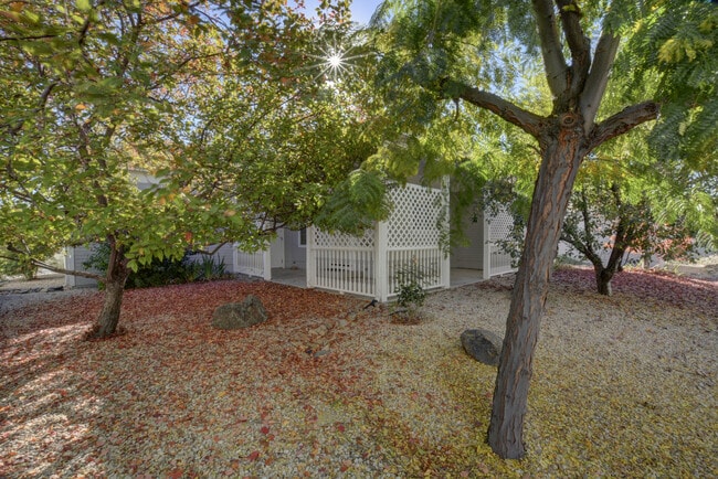 Building Photo - Home for rent in active 55+ community!
