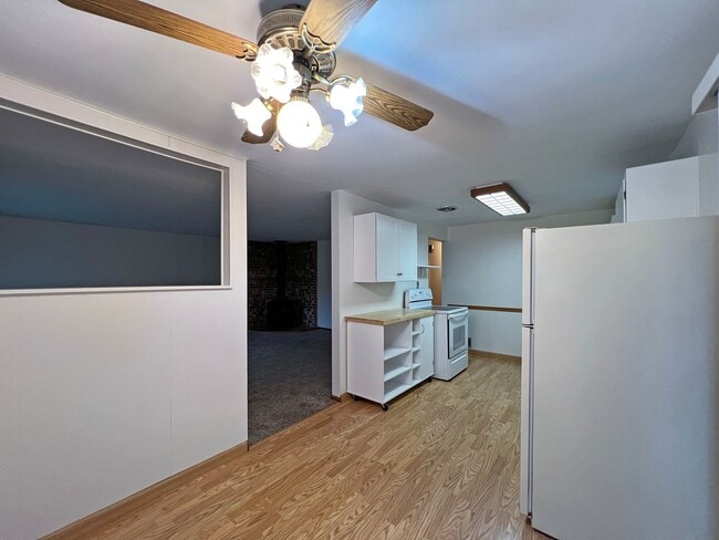 Building Photo - Adorable Three Bedrooom in Edgewood