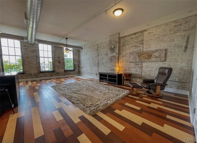 Building Photo - 10 Genesee St