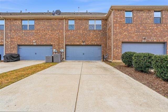 Building Photo - 2404 Jameson Ln