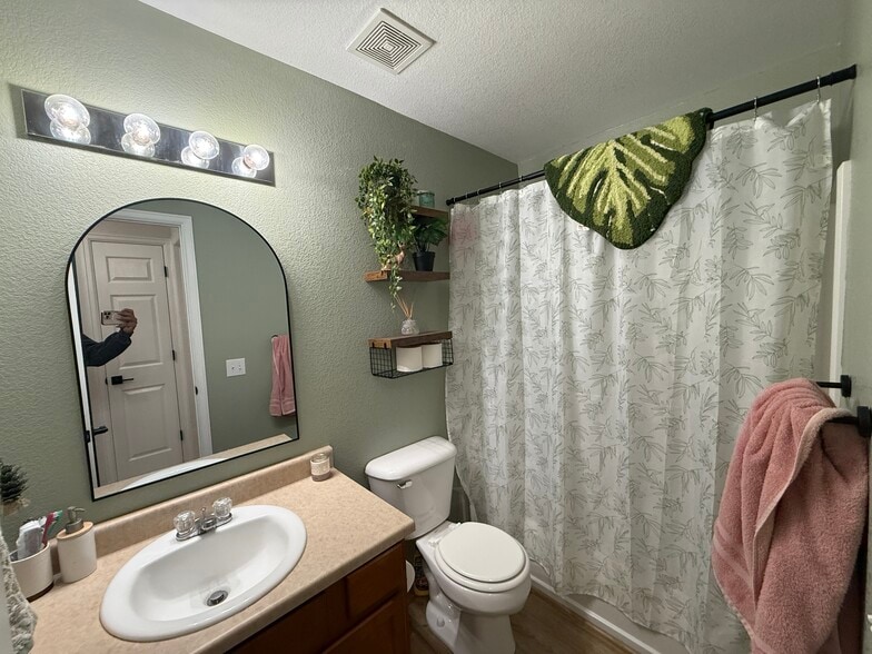 Building Photo - 7672 Fiona Ln