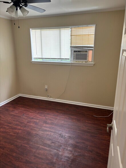 Building Photo - 2584 Iowa St