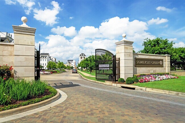 Building Photo - 3105 Somerset Levens Ln