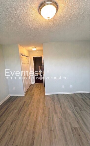 Building Photo - 2429 Brianna Dr