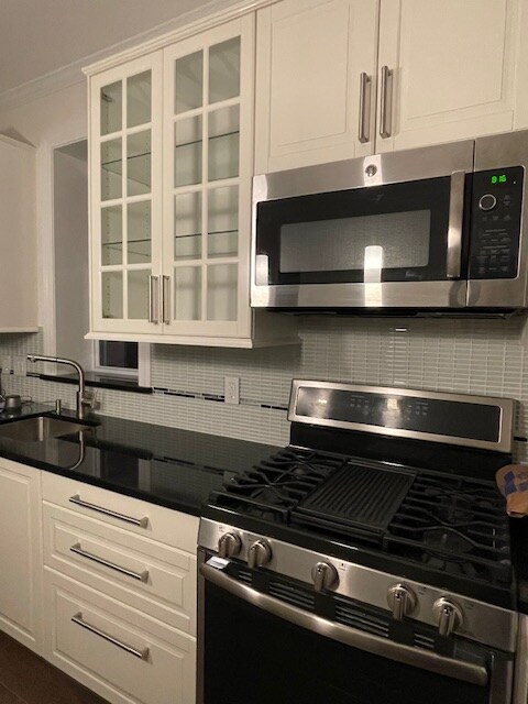 Building Photo - 35-52-52 11th St