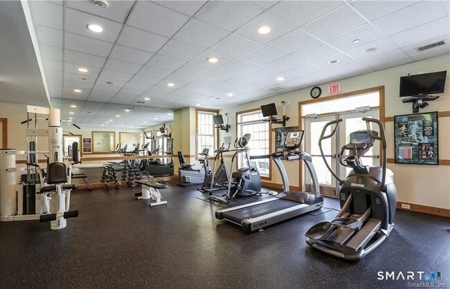 Building Photo - 1303 Bradford Dr