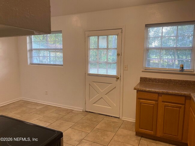 Building Photo - 815 La Marche Dr