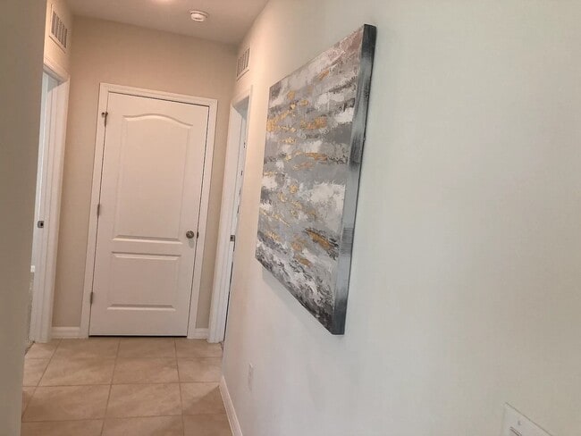 Building Photo - 1785 Southfork Dr