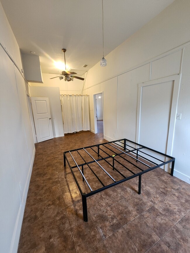 Building Photo - 1182 Navasota St