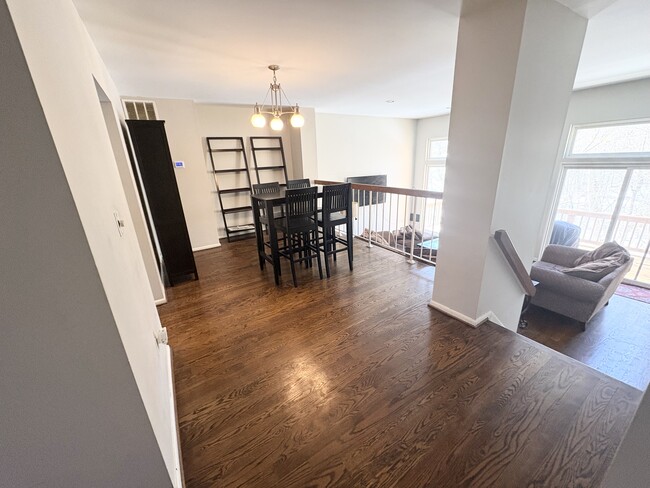 Building Photo - 16 Great Pines Ct