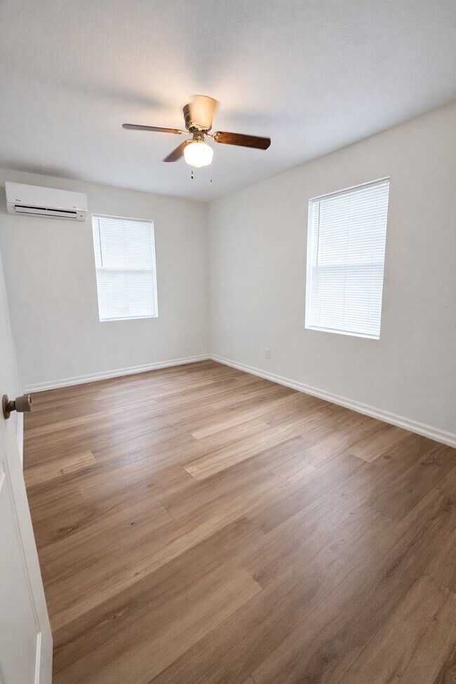 Building Photo - 117 Sylvia St