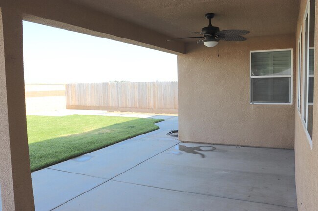 Building Photo - 1884 Clover Drive