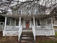 Building Photo - 136 Main St