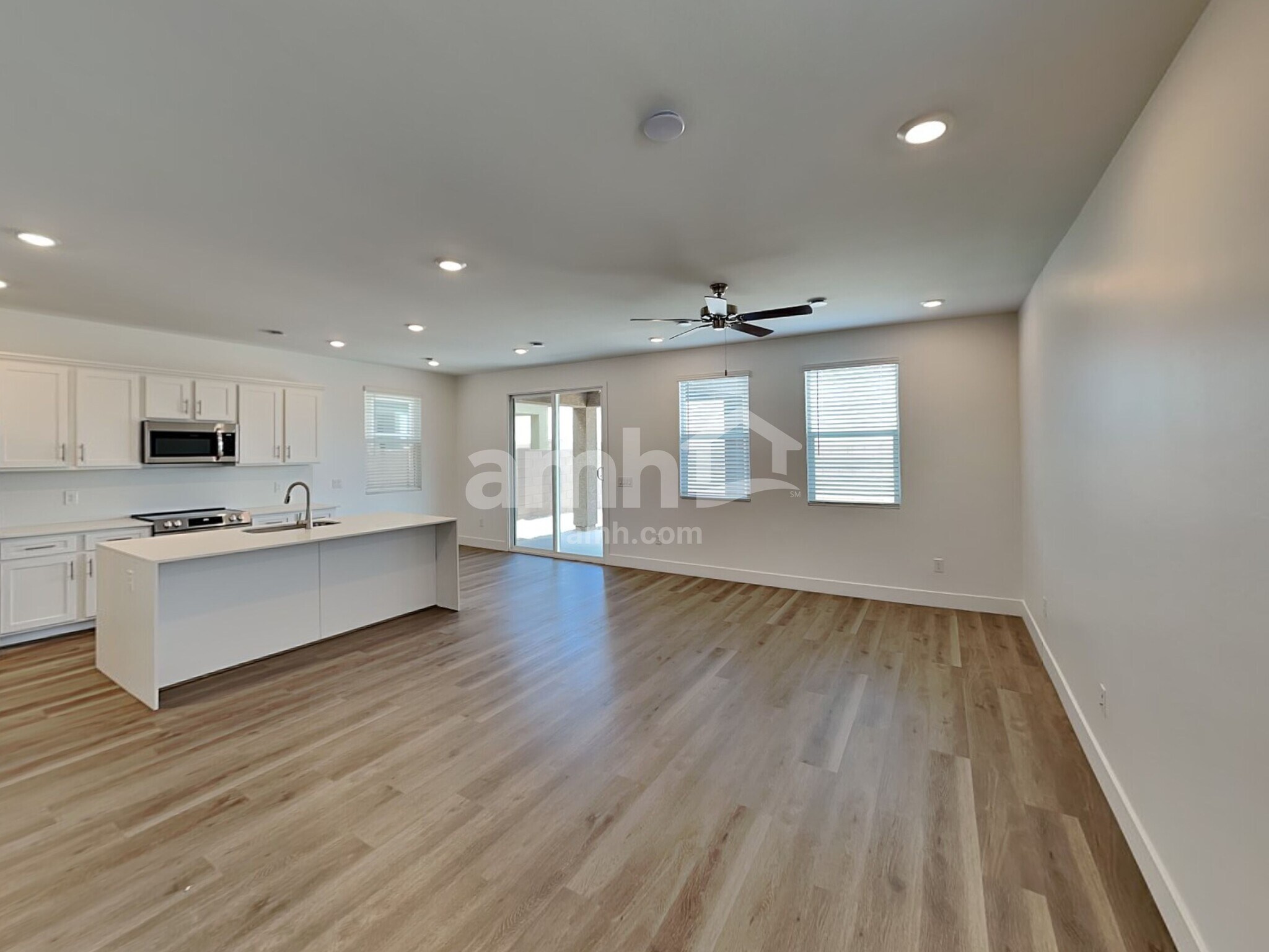 Building Photo - 9585 Harkes Dr