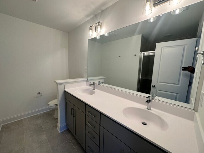 Building Photo - 409 Randolph Vw Dr