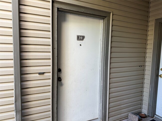 Primary Photo - 9707 Richmond Ave.