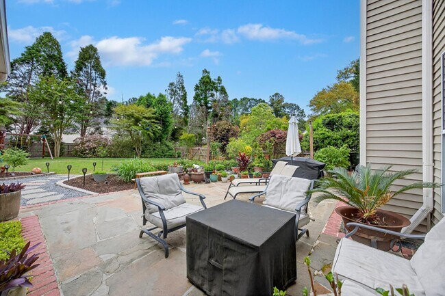 Building Photo - 5409 Dwight Dr