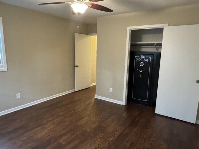Building Photo - "Charming 2-Bedroom Duplex Retreat in Lubbock – Spacious 997 Sq Ft Gem!"