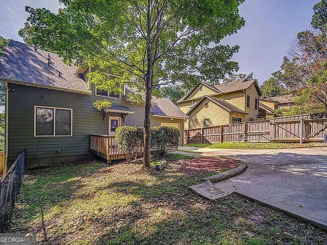 Building Photo - 3530 Glenwood Rd