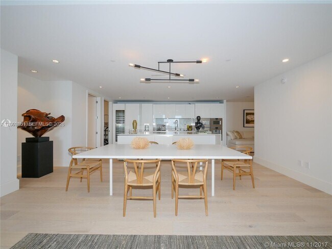 Building Photo - 10201 Collins Ave