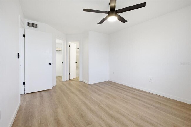 Building Photo - 3038 Parkway Blvd