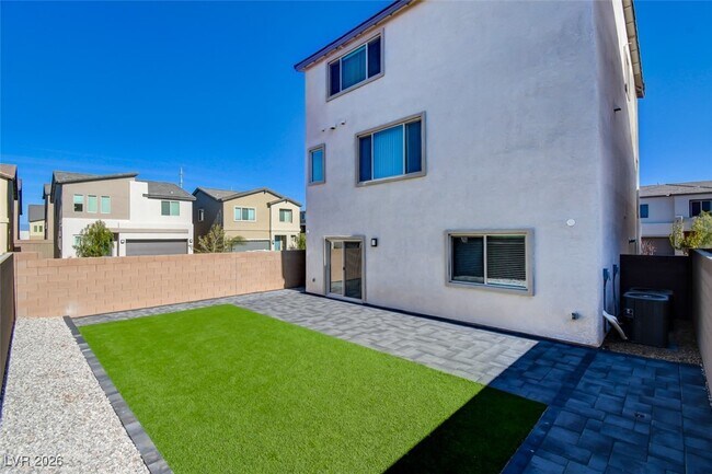 Building Photo - 7355 Crown Lndg St