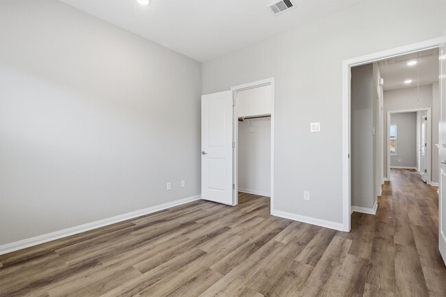 Building Photo - 9912 Clark Cyn Ln