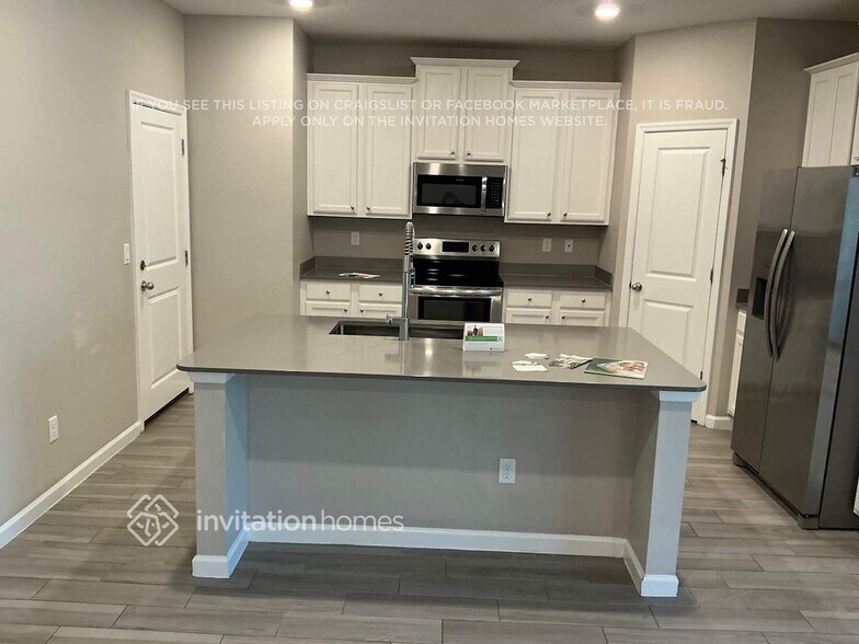 Building Photo - 2553 Laylas Wy