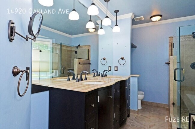 Building Photo - 14920 Oakland Ave