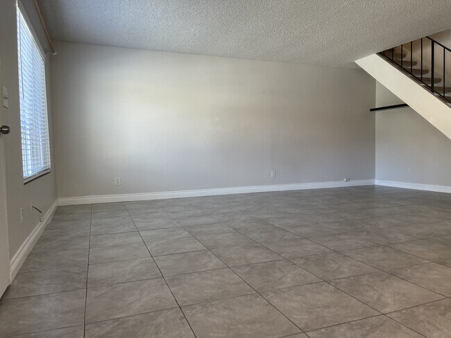 Building Photo - 13755 Caminito Vizzini