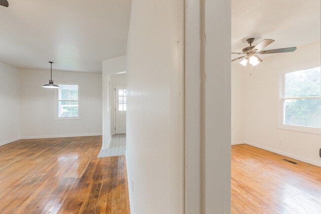 Building Photo - 43 3rd St