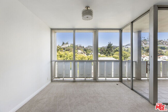 Building Photo - 4455 Los Feliz Blvd