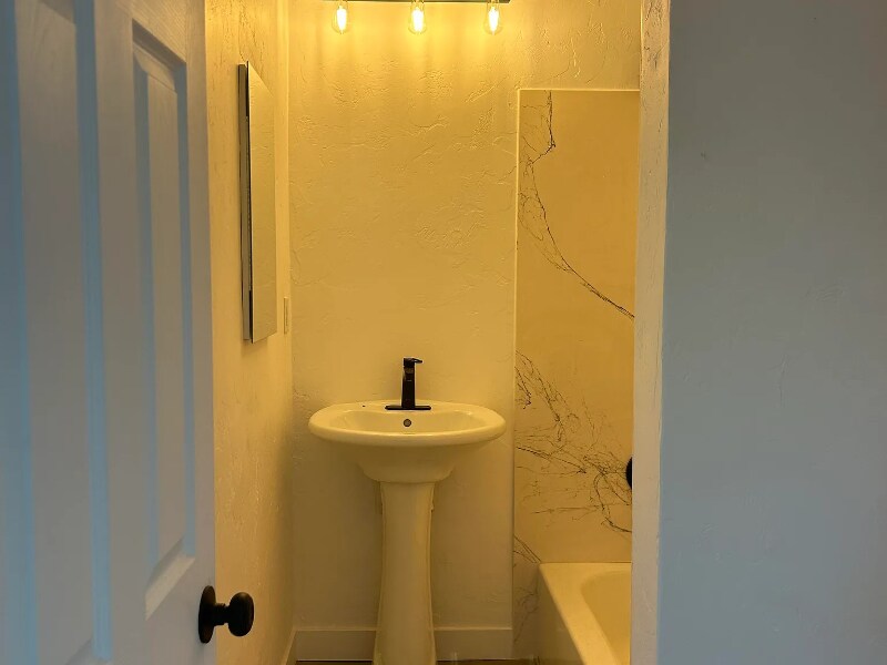 Building Photo - 3243 E Camden St