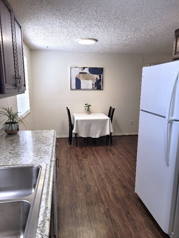 Building Photo - 228 Glenda Dr