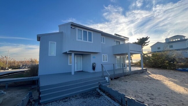 Building Photo - The Beautiful Captree Island